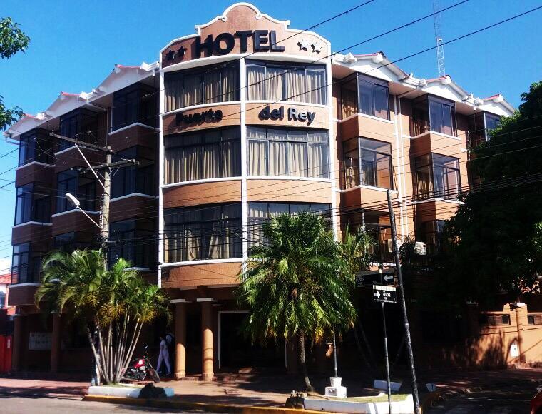 Hotel Puerta Del Rey سانتا كروز دي لا سي المظهر الخارجي الصورة